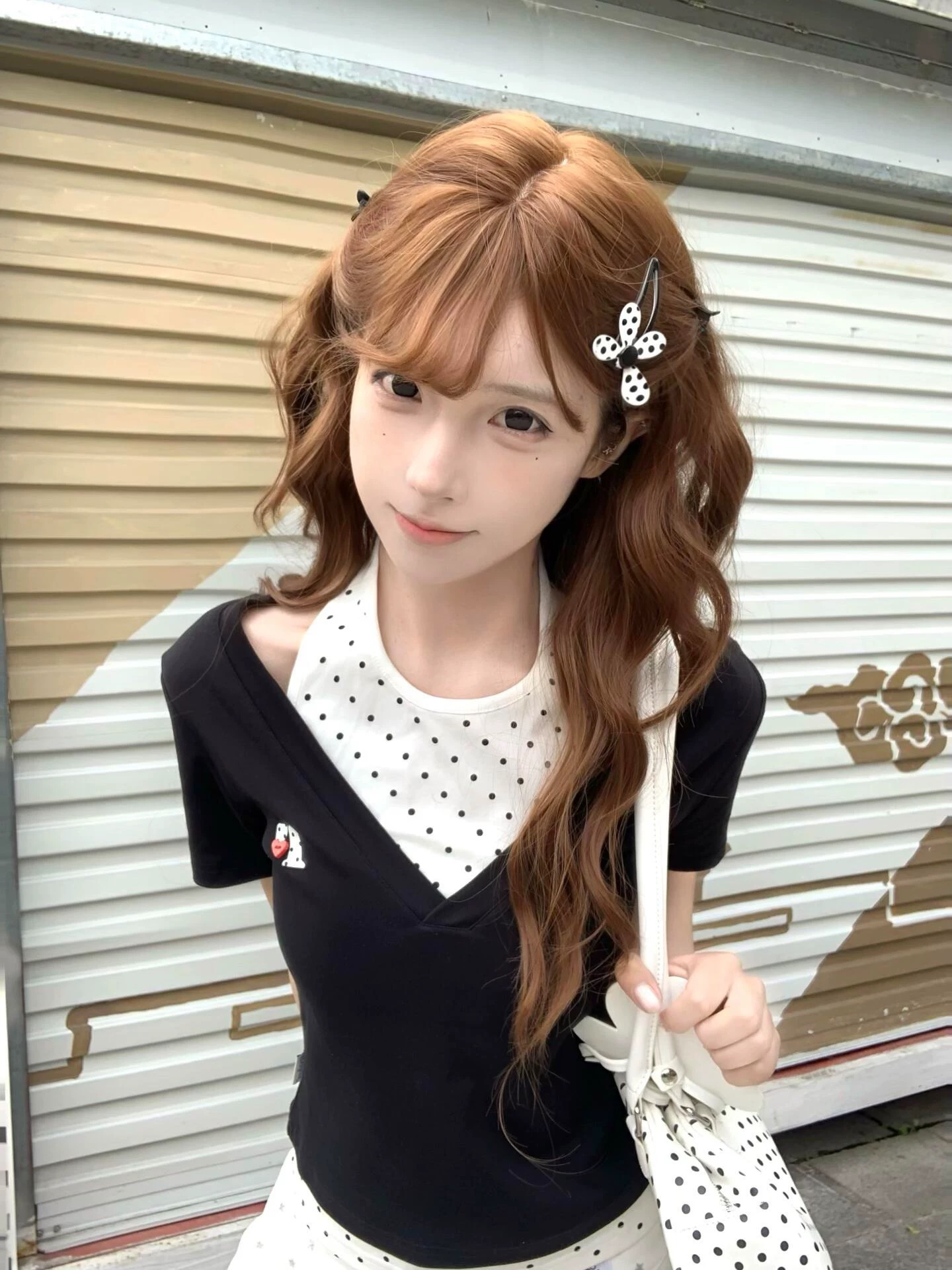 핫걸 도트 무늬 배색 스택 착용 행침 목 조끼 반팔 티셔츠 페이크 레이어드 여름 새로운 미니멀리즘 다용도 맨위