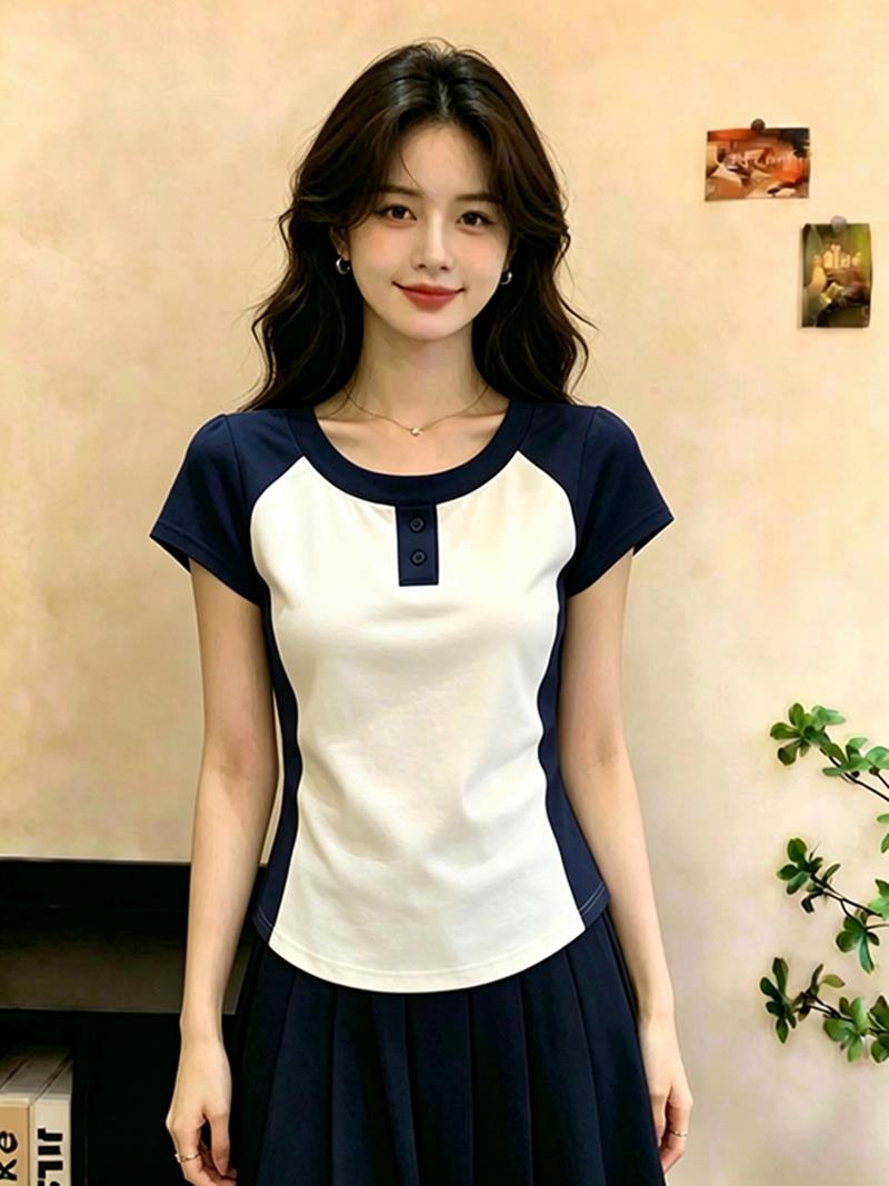 배색 라운드 넥 반팔 티셔츠 여성 2026 년 새로운 한 부서 몸매 가꾸기 슬림해 보이는 여름 절묘한 디자인 센스 맨위