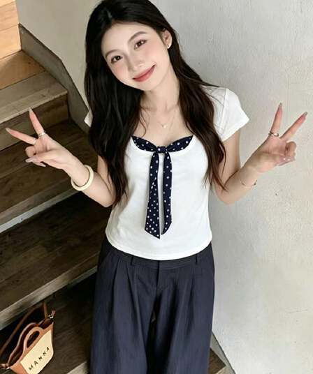 여름 자이언트 잘 생긴 나비 매듭 같이 갔다. 벨트 측면 칼라 긍정적 인 어깨 반팔 티셔츠 여성 디자인 센스 몸매 가꾸기 쇼트 스타일 다용도 맨위