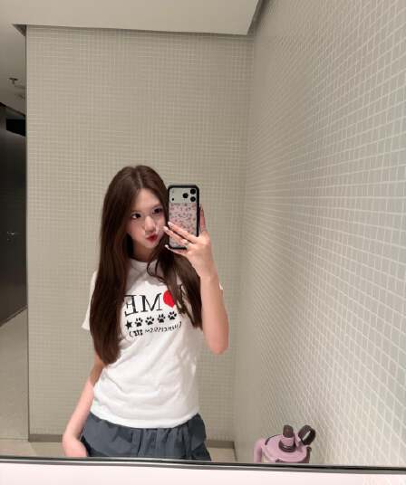 아메리칸 미니멀리즘 바람 알파벳 하트 발자국 인쇄 반팔 티셔츠 여성 여름 새로운 몸매 가꾸기 긍정적 인 어깨 다용도 작은 대중 맨위