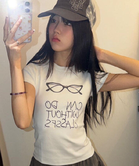 아메리칸 미니멀리즘 안경 알파벳 프린트 긍정적 인 어깨 반팔 티셔츠 여성 여름 몸매 가꾸기 패션 핫걸 맨위