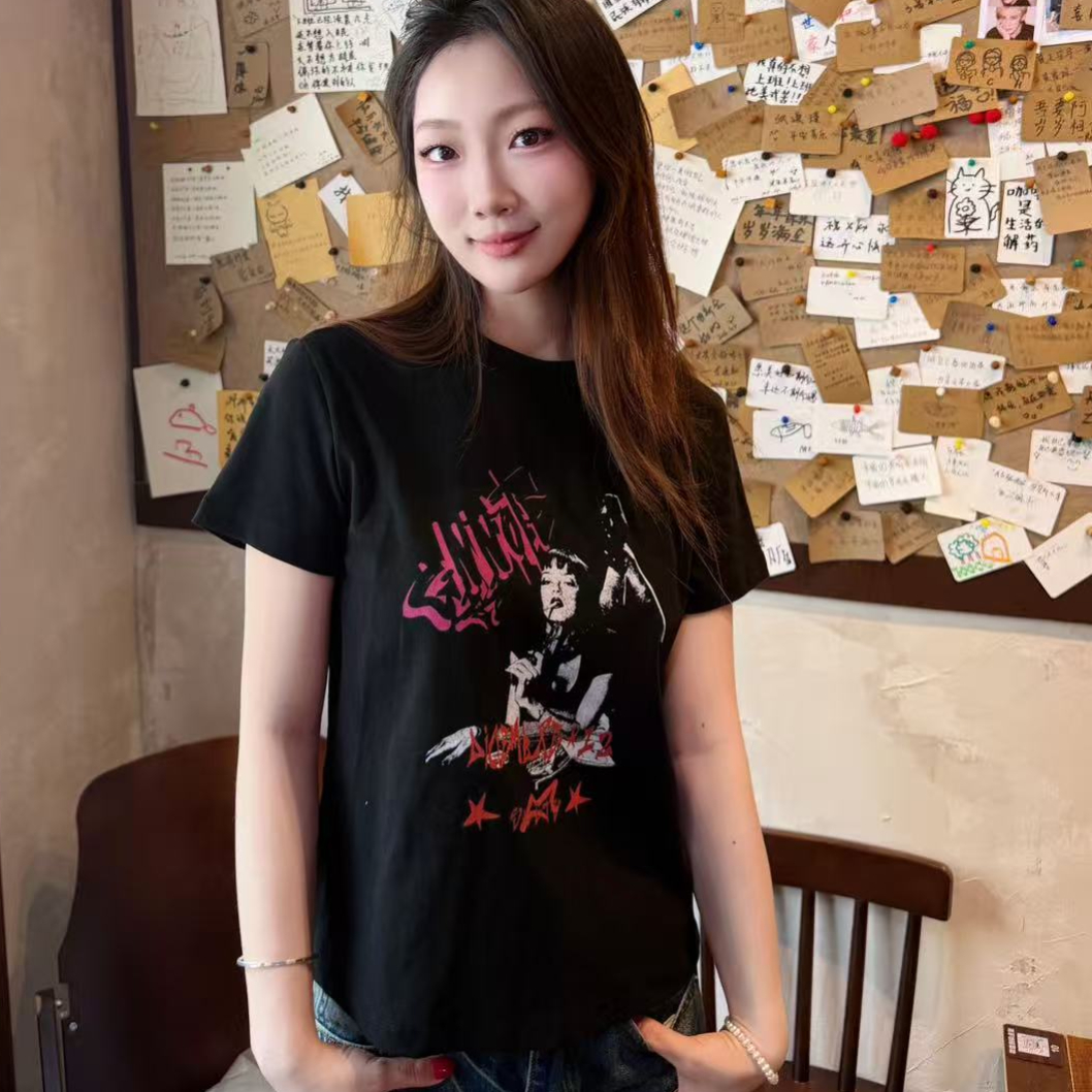 아메리칸 레트로 록 프린트 반팔 티셔츠 여성 몸매 가꾸기 허리 수축 슬림해 보이는 검정색 핫걸 긍정적 인 어깨 쇼트 스타일 맨위 여름