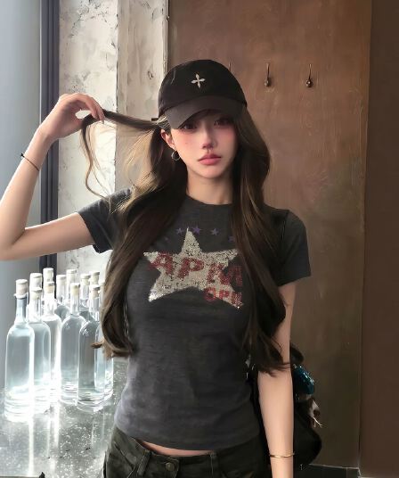 아메리칸 레트로 긍정적 인 어깨 반팔 티셔츠 여성 여름 2026 새로운 고급 센스 몸매 가꾸기 슬림해 보이는 핫걸 쇼트 스타일 맨위