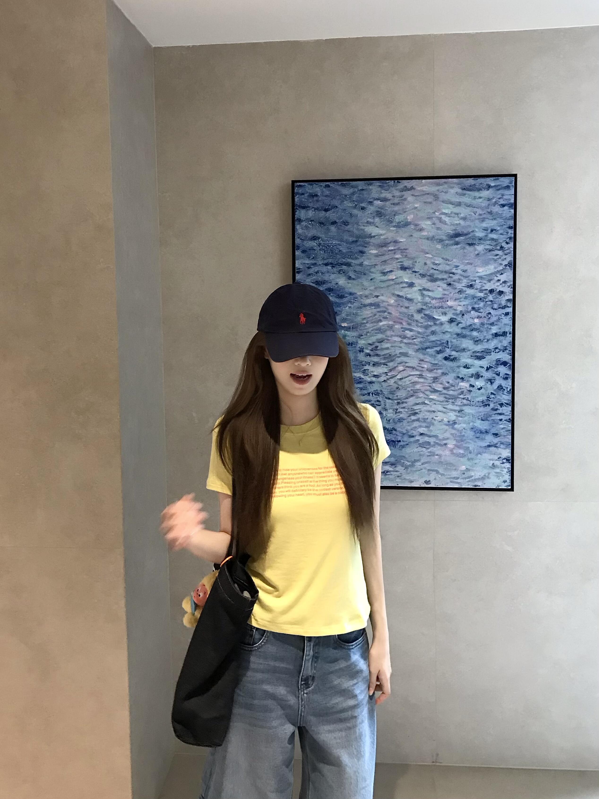 한 부서 패션 연령 감소 알파벳 프린트 반팔 티셔츠 여성 자이언트 잘 생긴 ~ 중 작은 키 슬림해 보이는 출퇴근 풀오버 맨위