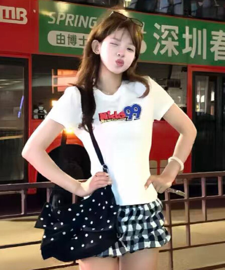 작은 대중 운동 숫자 프린트 몸매 가꾸기 슬림해 보이는 순면 편안함 긍정적 인 어깨 쇼트 스타일 반팔 티셔츠 맨위 여성