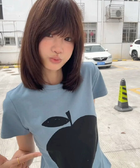 한 부서 산소 소녀 바람 작은 청신 애플 프린트 몸매 가꾸기 긍정적 인 어깨 라운드 넥 반팔 여성 티셔츠 여름