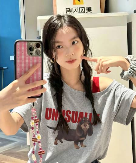 면 비스듬한 어깨 작은 대중 품격 티셔츠 여성 여름 얇은 스타일 루즈핏 슬림해 보이는 디자인 센스 프린트 미니멀리즘 조수 브랜드 맨위