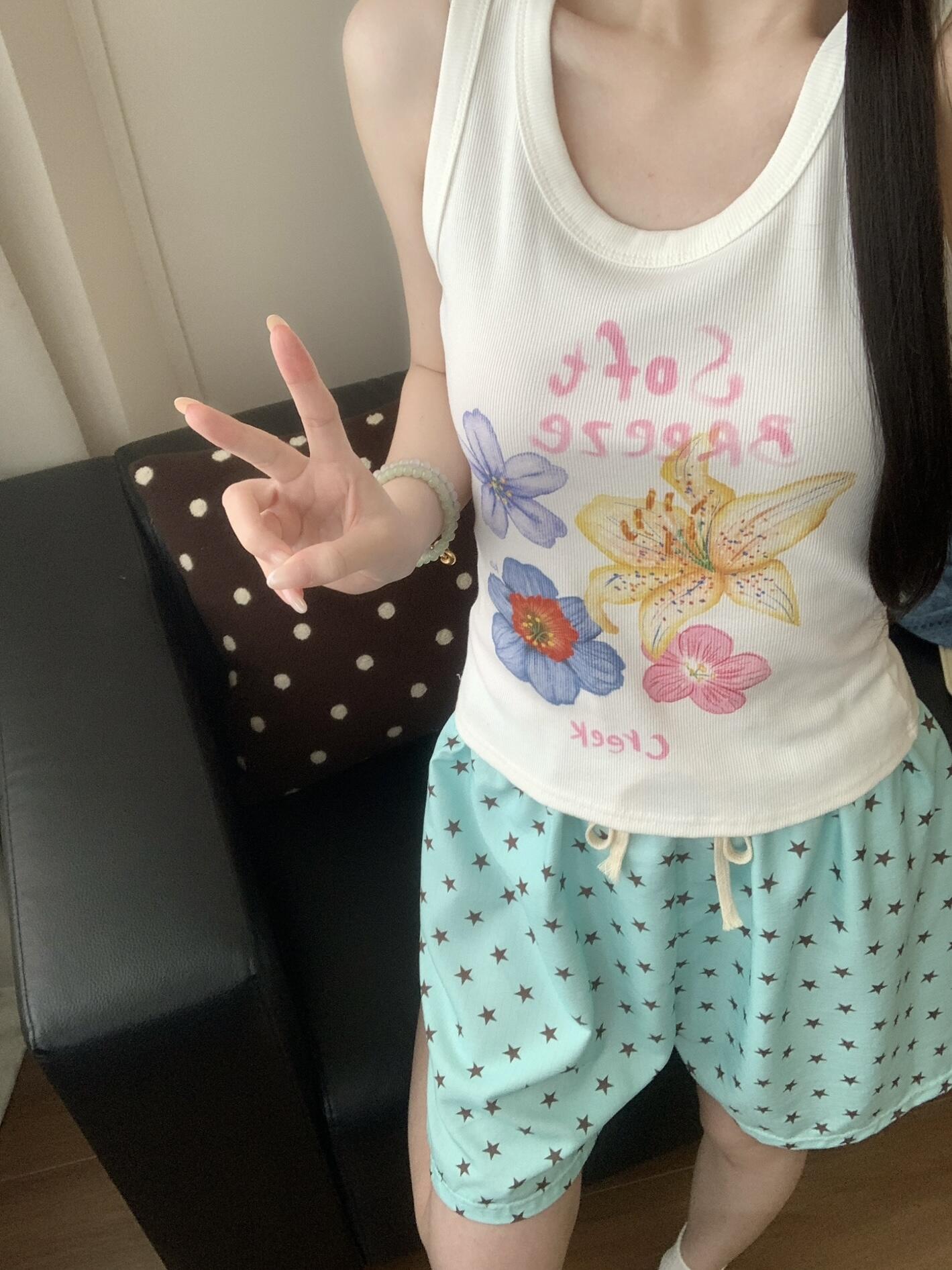 한 스타일 캐주얼 바람 색상 꽃 프린트 민소매 조끼 여성 여름 오프숄더 몸매 가꾸기 해변가 휴가 슬립 맨위