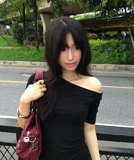 몸매 가꾸기 슬림해 보이는 섹시함 비스듬한 어깨 보트넥 반팔 티셔츠 여성 여름