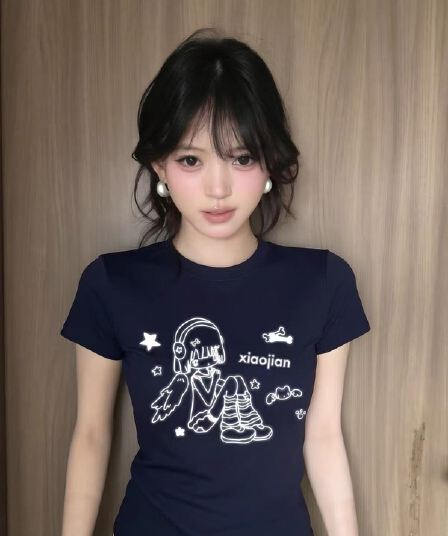 만화 프린트 반팔 티셔츠 여성 여름 2026 새로운 몸매 가꾸기 슬림해 보이는 y2k 해군 쇼트 스타일 맨위