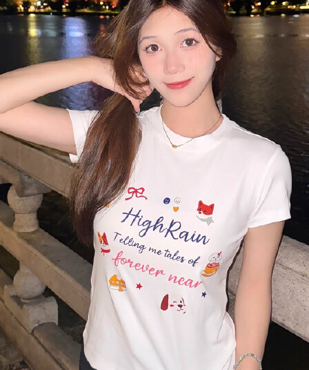 한 부서 만화 긍정적 인 어깨 화이트 반팔 티셔츠 여성 여름 2026 새로운 디자인 센스 작은 대중 몸매 가꾸기 슬림해 보이는 맨위