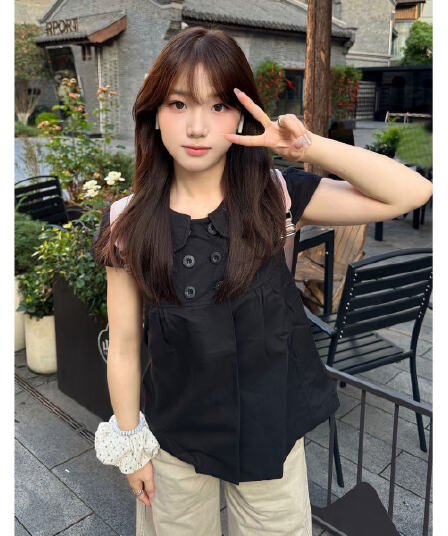 일본식 검정색 베이비 칼라 반팔 셔츠 여성 레저 쇼트 스타일 슬림해 보이는 이중 버튼 작은 셔츠 맨위