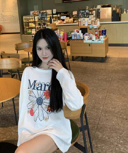 작은 데이지 긴팔 얇은 스타일 자외선 차단 티셔츠 여성 여름 새로운 루즈핏 품격 슬림해 보이는 라운드 넥 맨위