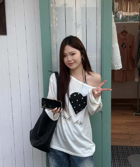 한 부서 비스듬한 어깨 하트 자외선 차단 블라우스 긴팔 티셔츠 여성 여름 얇은 스타일 마이크로 ~을 통해 루즈핏 느긋한 오프숄더 화이트 맨위