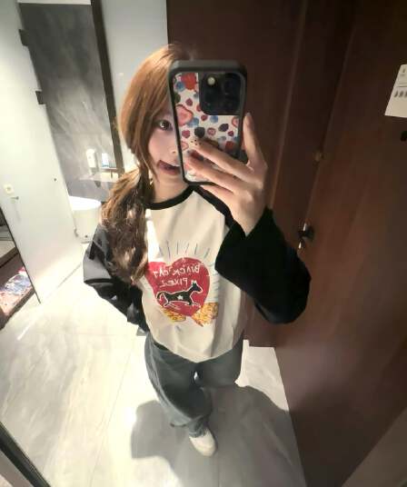 아메리칸 레트로 배색 삽입 어깨 긴팔 티셔츠 여성 2026 가을 새로운 기본 셔츠 프린트 순면 맨위