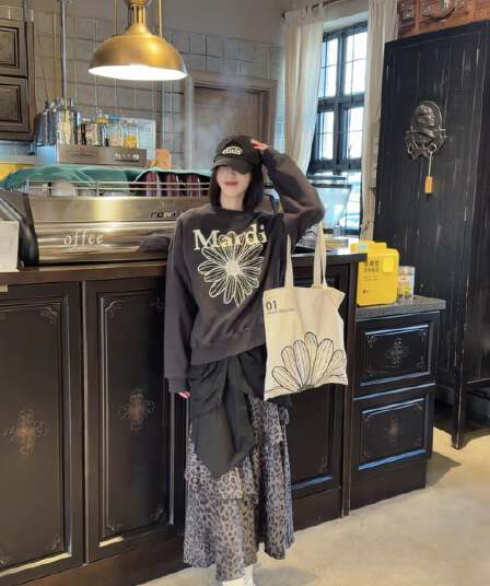 아메리칸 레트로 루즈핏 라운드 넥 후드티 여성 어두운 회색