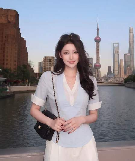 페이크 레이어드 V넥 긍정적 인 어깨 반팔 여성 셔츠 여름 몸매 가꾸기 짧은 반쪽 소매 꼬집기 허리 허리 수축 셔츠 맨위