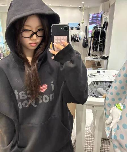 아메리칸 달콤한 차가운 바람 작은 대중 알파벳 프린트 후드 티 스웨터 루즈핏 다용도 검정색 털이 있는 맨위