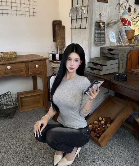 긴팔 티셔츠 여성 몸매 가꾸기 2026 새로운 이른 가을 높음 지혜 센스 착용 가져 가라. 아름다운 고유 한 긍정적 인 어깨 인사이드 잡아라. 의류