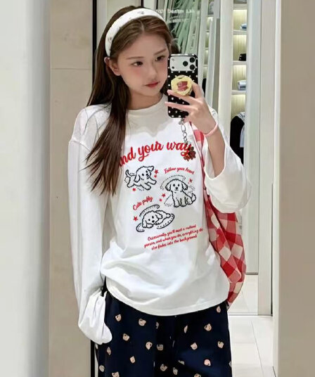 빨간색 강아지 프린트 순면 긍정적 인 어깨 라운드 넥 긴팔 티셔츠 여성 가을 미니멀리즘 다용도 일상 출퇴근 섹션 맨위
