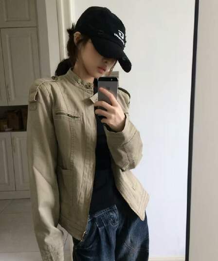 스탠드 칼라 긍정적 인 어깨 여성 코트 가을 새로운 디자인 센스 작은 대중 레트로 쇼트 스타일 마 오래된 워크웨어 재킷