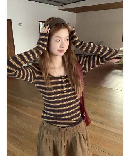 레트로 커피 색상 스트라이프 긴팔 티셔츠 여성 가을 몸매 가꾸기 슬림해 보이는 인사이드 가져 가라. 기본 셔츠 광장 칼라 맨위