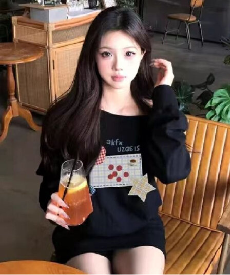 달콤함 작은 청신 비스듬한 어깨 슬립 긴팔 티셔츠 여성 이른 가을 새로운 패치워크 배색 오프숄더 맨위
