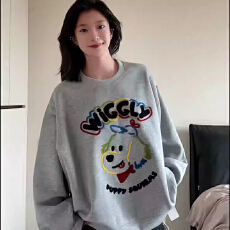 批发巨好看的长袖上衣2026新款秋季小众慵懒感不撞款灰色卡通印花卫衣