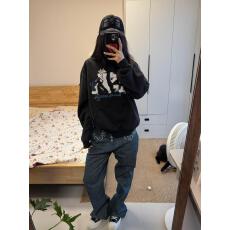 批发美式休闲人物印花水洗做旧连帽卫衣女秋冬季宽松百搭款套头帽衫
