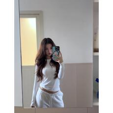 批发白色圆领正肩长袖T恤女秋季<b class='q'>韩版</b>超好看基础款修身内搭<b class='q'>打底衫</b>上衣