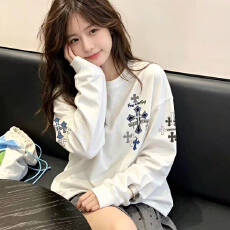 批发十字架印花长袖美式<b class='q'>T</b><b class='q'>恤</b>印花女新款宽松<b class='q'>潮牌</b>上衣衣服