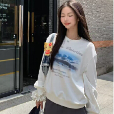 批发26秋冬韩系白色套头圆领风景印花卫衣女