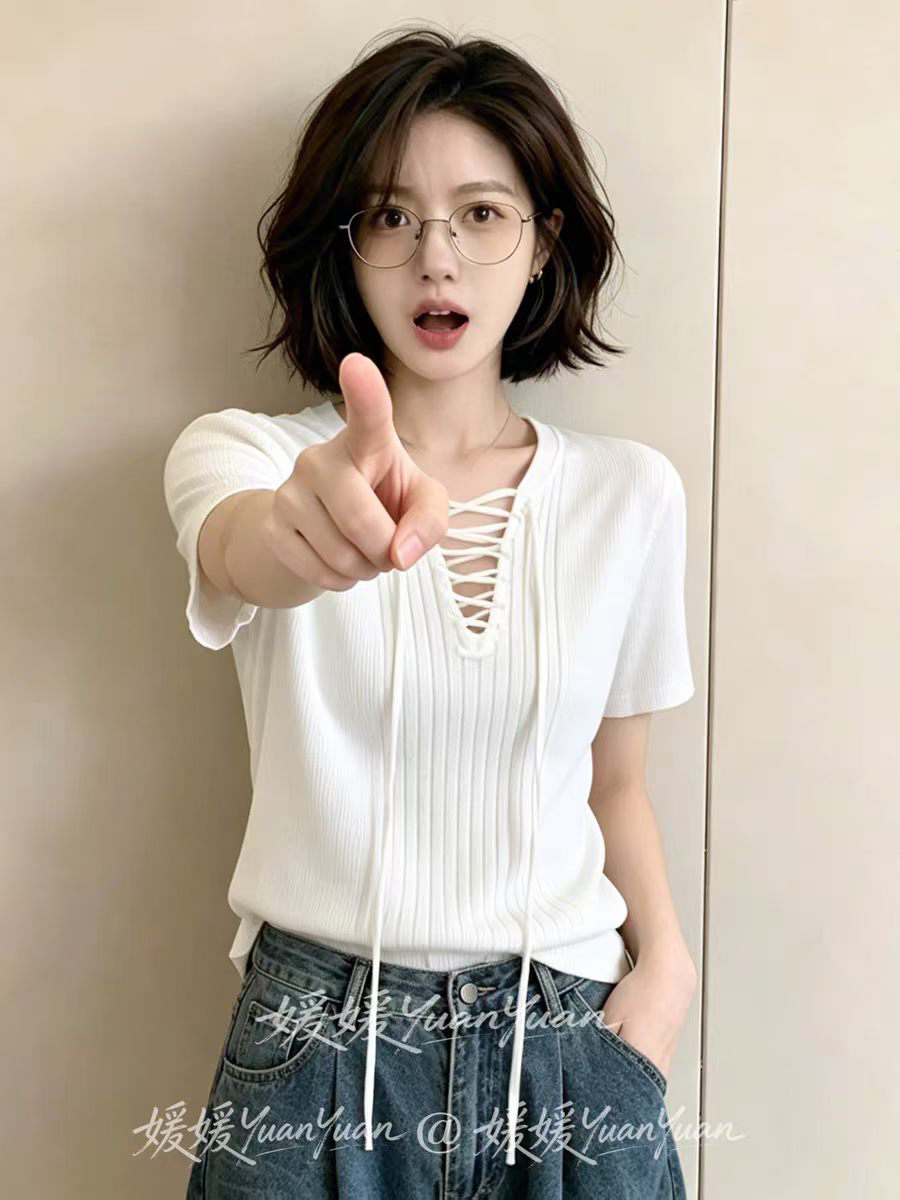 한 부서 화이트 섹시함 스트랩 반팔 니트 스웨터 여성 순수한 욕망 바람 몸매 가꾸기 슬림해 보이는 작은 샤넬 스타일 품격 맨위