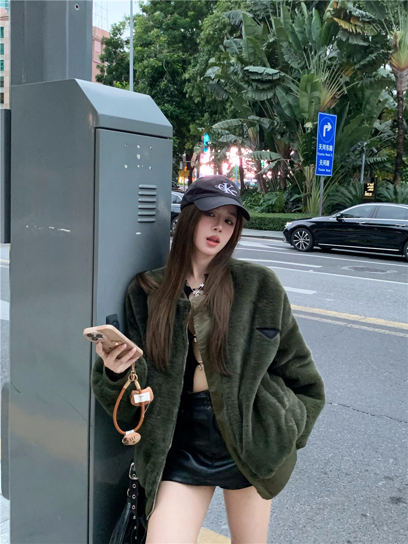 Photographed~ 2025 Winter Korean Style Loose and Slimming Versatile Thick Warm Plush Jacket, Two-Way Wear Baseball Jacket