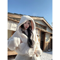 批发实价实拍~2025秋冬新款小个子<b class='q'>短款</b>羊羔毛加厚连帽外套超好看棉服