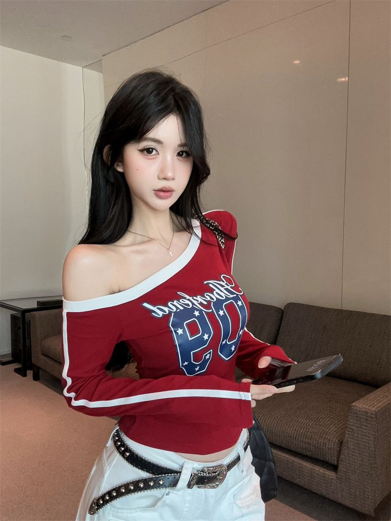 RY406# 美式复古辣妹字母印花斜肩长袖早春修身显瘦露肩上衣T恤