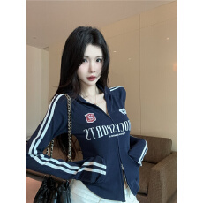 批发实价实拍~美式辣妹设计感连帽外套修身显瘦洋气字母印花拉链<b class='q'>上衣</b>