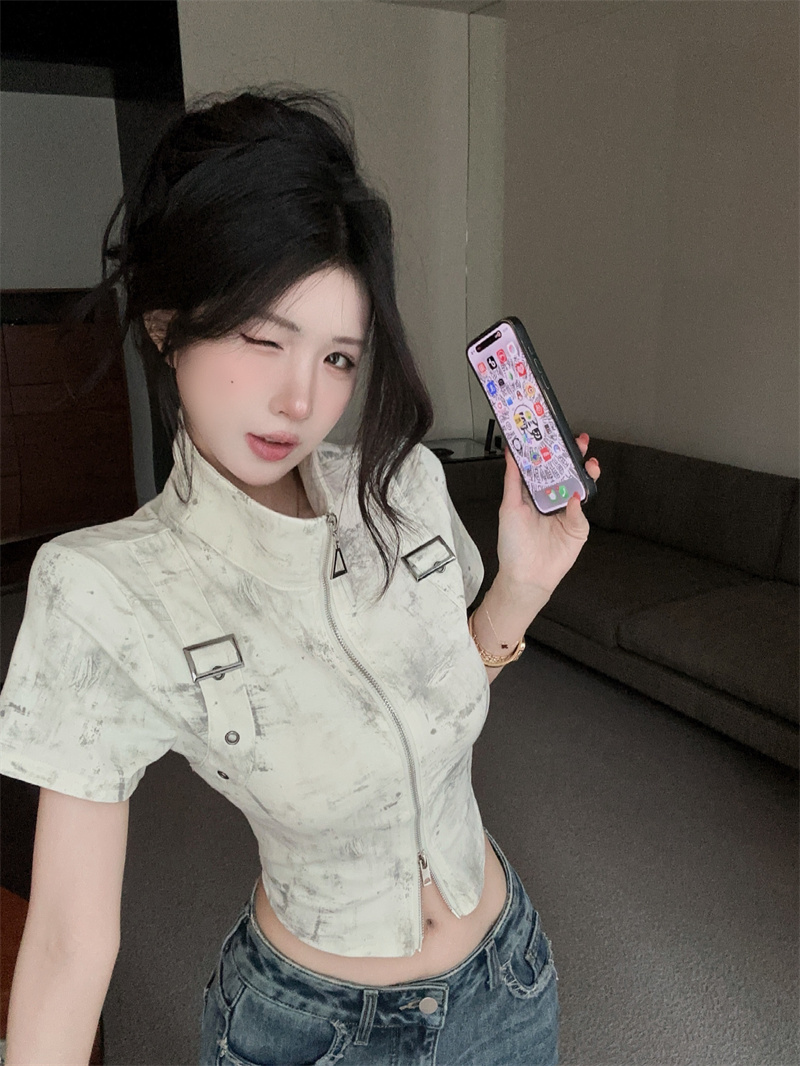 정가 실사 여름 새로운 달콤한 차가운 몸매 가꾸기 맨위 헤일로 염색 더블 지퍼 품격 슬림해 보이는 허리 수축 쇼트 스타일 티셔츠 여성