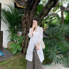 批发实价实拍~外搭<b class='q'>防晒</b>长袖衬衫女2026夏季新款薄款宽松白色刺绣<b class='q'>外套</b>