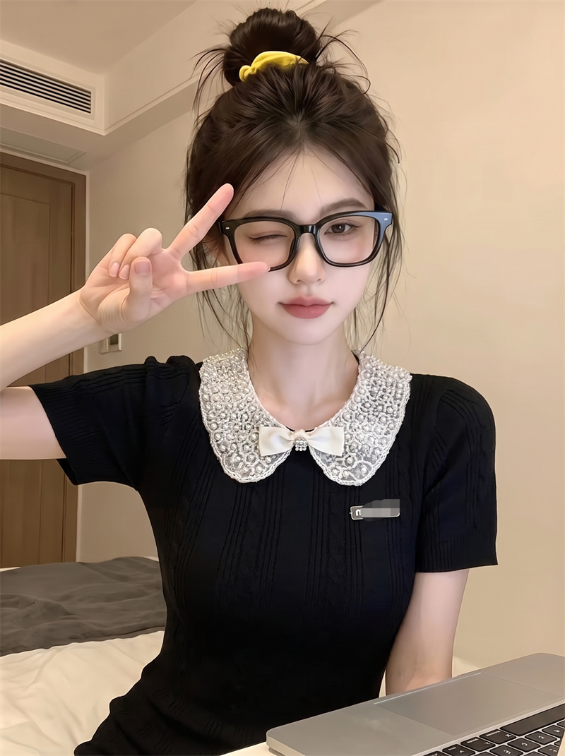 정가 실사 나비 매듭 베이비 칼라 비즈 박기 니트 반팔 수직 구덩이 스트라이프 몸매 가꾸기 긍정적 인 어깨 쇼트 스타일 티셔츠 맨위