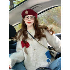 批发软糯减龄毛衣外套女2025新款秋冬季复古宽松高级感小个子针织开衫