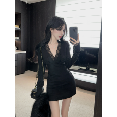 批发实拍实价纯欲蕾丝拼接V领针织<b class='q'>连衣裙</b>女气质修身褶皱收腰包臀裙子