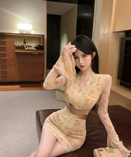 실사 정가 순수한 욕망 섹시함 나팔 소매 V넥 레이스 여성 드레스 핫걸 품격 허리 수축 슬림해 보이는 타이트 스커트
