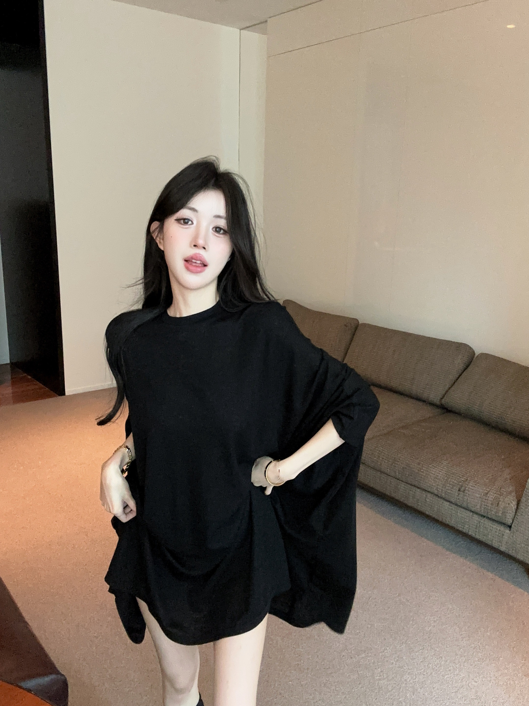 실사 정가 한국 스타일 느긋한 바람 라운드 넥 가을 어깨 소매 티셔츠 여성 루즈핏 슬림해 보이는 다용도 박쥐 종류 자외선 차단 맨위