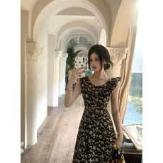 批发实拍实价法式小飞袖玫瑰岛碎花连衣裙女旅游度假收腰修身气质长裙
