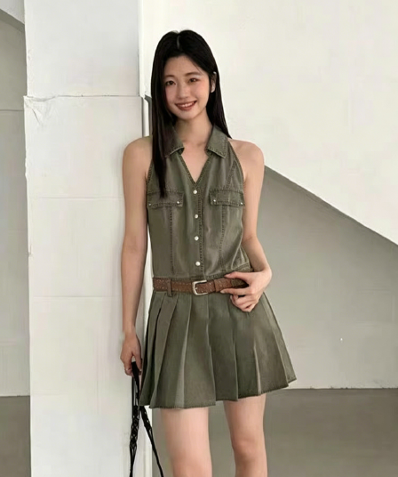 실사 정가 핫걸 워크웨어 민소매 폴로 칼라 여성 드레스 섹시함 허리 수축 슬림해 보이는 품격 플리츠 드레스