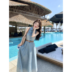 批发度假休闲法式复古无袖牛仔连衣裙女绝美气质收腰显瘦露肩A字长裙