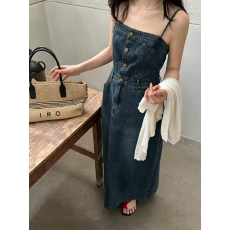 批发实拍实价韩版复古牛仔吊带连衣裙女气质收腰显瘦度假休闲A字长裙