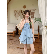 批发实拍实价巨好看辣妹牛仔套装女设计感挂脖抹胸吊带阔腿短裤两件套