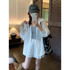 批发旅游度假休闲穿搭一整套女连帽防晒衬衫吊带背心阔腿短裤三件套
